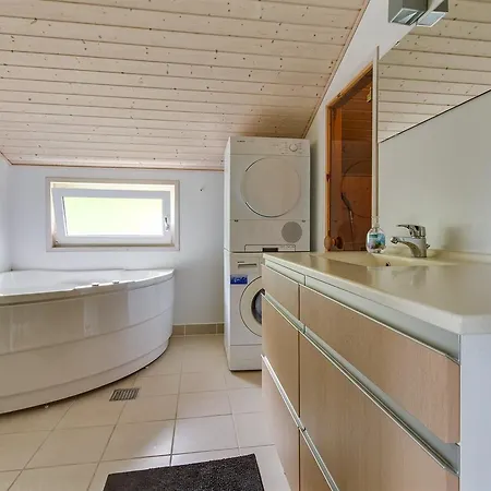 Four-bedroom Holiday In * Hals