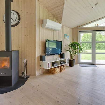 Сasa de vacaciones Four-bedroom Holiday In