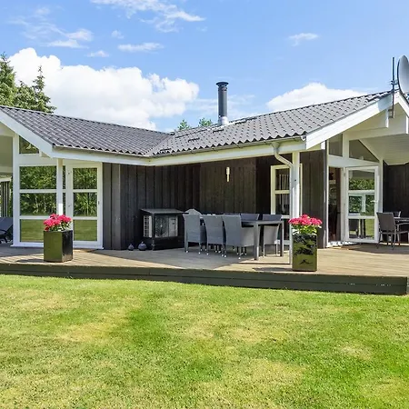 Four-bedroom Holiday In Сasa de vacaciones *